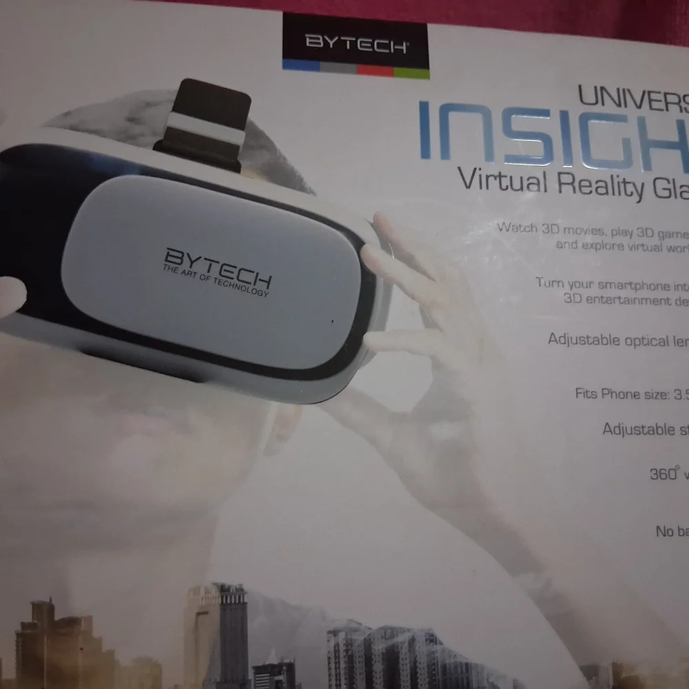 Insight Universal Smartphone VR Headset - White & Black